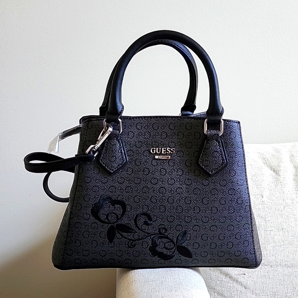 NWT GUESS Purse